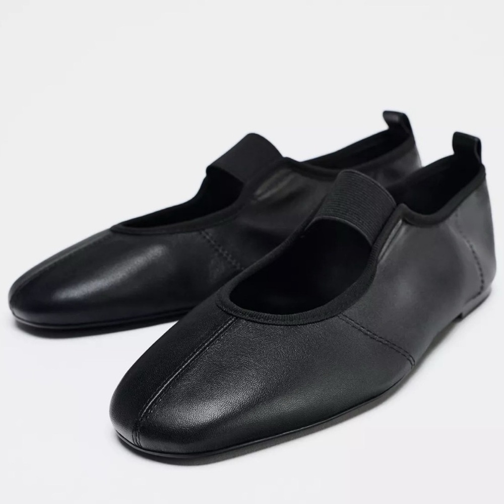 New leather black ballet flats size 6.5